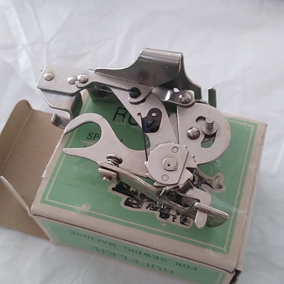 Vintage Ruffler for Sewing Machine - Picture 3 of 4